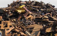 Parte dei rottami ferrosi sequestrati
